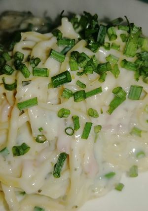 Una foto de Tallarín con salsa de queso fácil