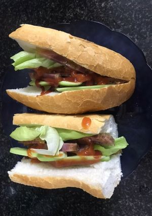 Hình của món Bánh mì kẹp ăn đêm😂.