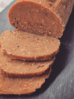 Foto di Affettato di ceci, capperi e pomodorini secchi