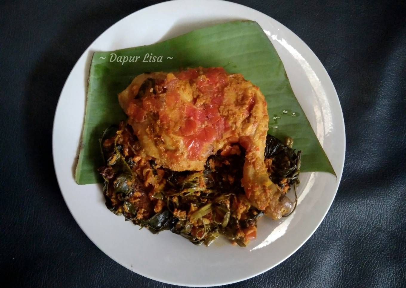 Pepes panggang paha ayam dan kangkung