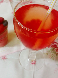 Una foto de Bubble tea de frutilla con helado🍓🍓 Apto celiacos -vegano