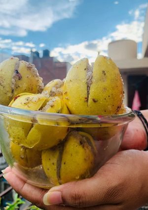 A picture of Mom made lemon pickle.