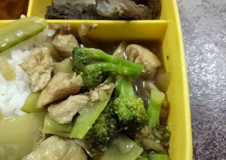 Cara mudah Menyiapkan Ca brokoli ayam Lezat
