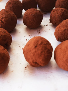 Φωτογραφία της συνταγής Energy balls με δαμάσκηνα αποξηραμένα και κακάο!!