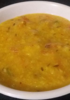 A picture of Yellow daal.