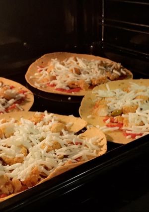 صورة لوصفة بيتزا التورتيلا 🍕