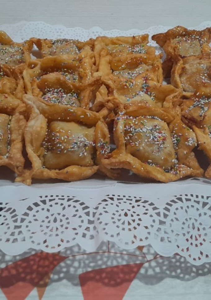 Una foto de PASTELITOS de dulce de leche, membrillo y batata. Grace