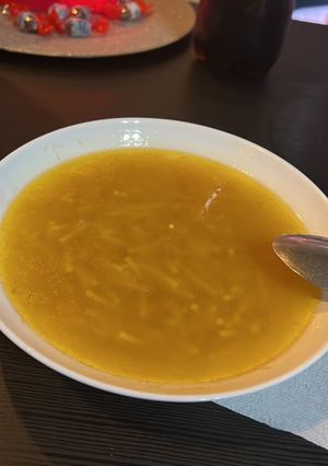 Una foto de Sopita de bullit (olla exprés)