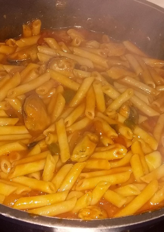 Una foto de Macarrones con mejillones