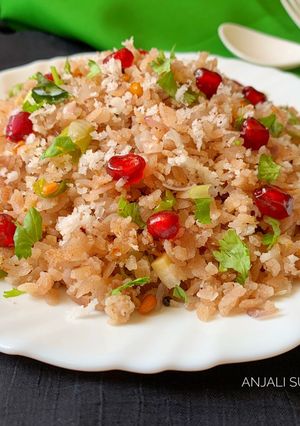 A picture of Red Rice Poha!!.