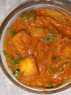 A picture of Paneer do pyaza.