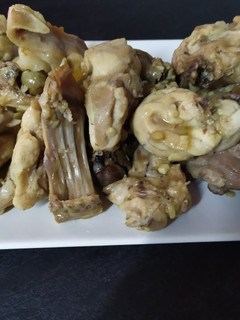 Una foto de Conejo al ajillo