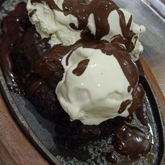 A picture of Homemade Brownie sizzlers.