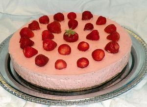 Eper mousse torta recept fotója