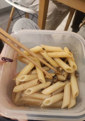 Zdjęcie przepisu Makaron z sajgonkami.