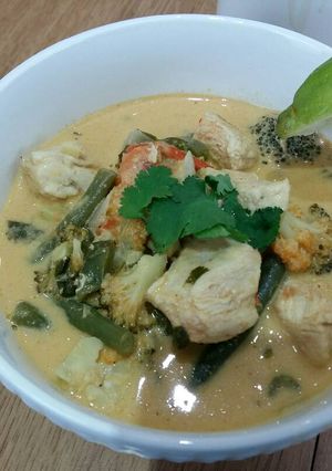 A picture of Chicken Curry Soup.