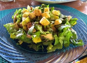 Una foto de Ensalada con Pollo