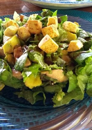 Una foto de Ensalada con Pollo