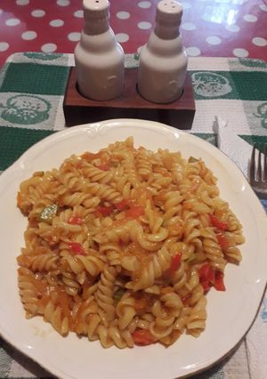 O poză a rețetei Paste cu legume.