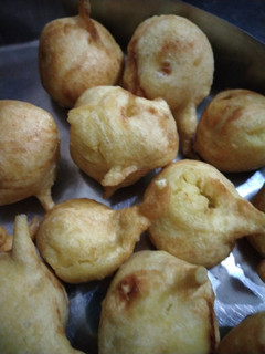 કેળા ના ભજીયા(Banana fritters recipe in Gujarati) રેસીપી મુખ્ય ફોટો