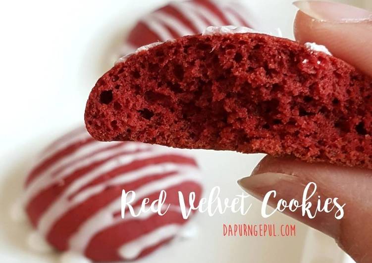 Simple Way to Prepare Super Quick Homemade Red Velvet Cookies with glace icing