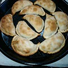 A picture of Empanadas de carne no tan tradicionales ni tan criollas.