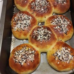 A picture of Indian pavs/street food rolls.