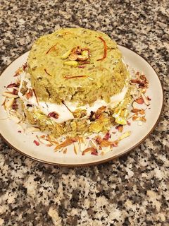દૂધી હલવા ચીઝ કેક (Dudhi Halwa Cheese Cake Recipe In Gujarati) રેસીપી મુખ્ય ફોટો