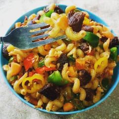 A picture of Macaroni jollof.