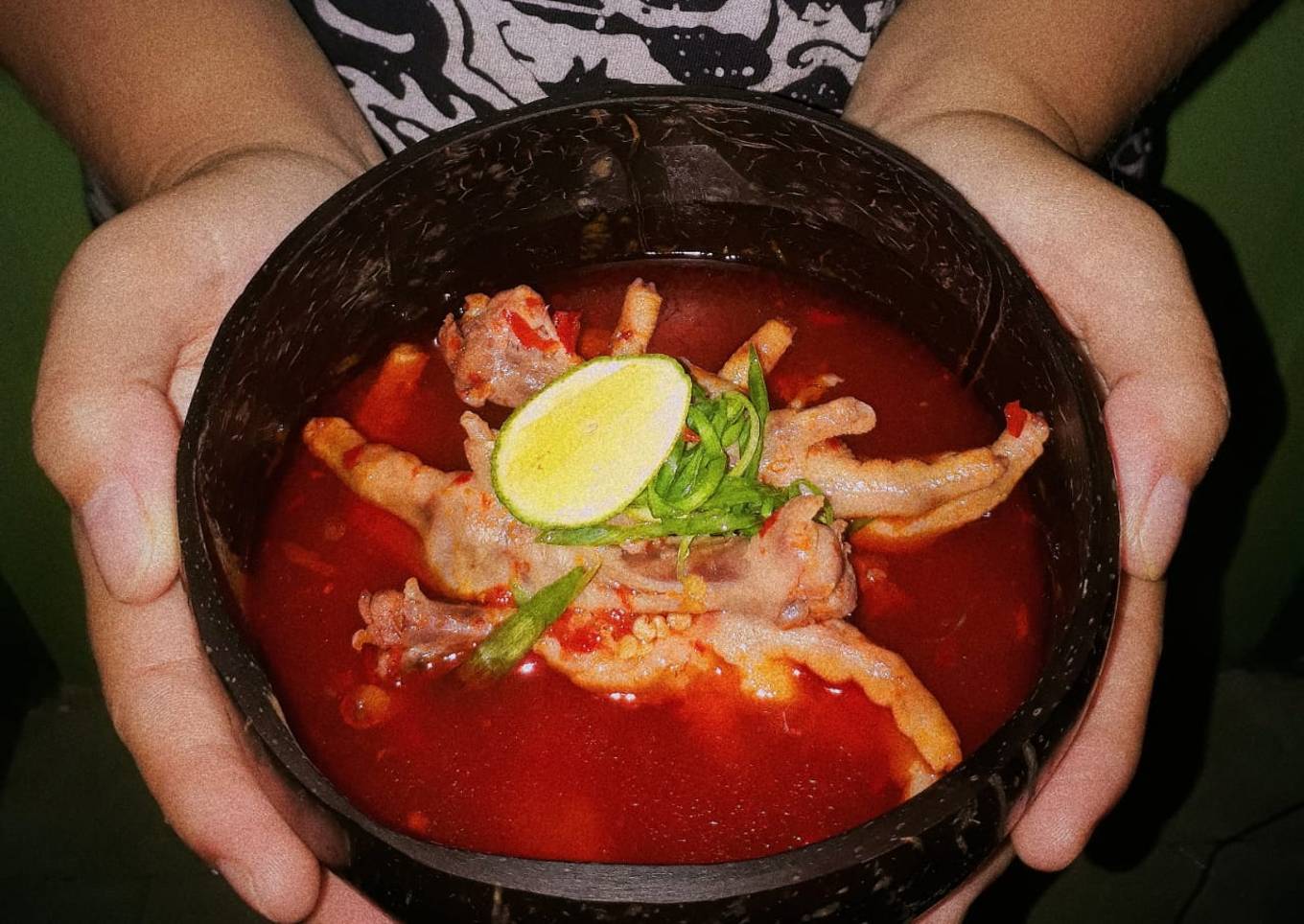 Kaki ayam berdarah