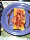 Omelette con Cebollín y Queso Monterrey, acompañado con Jamón