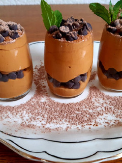 Una foto de Shot de mousse de dulce de leche con chispas de chocolate 🇺🇾