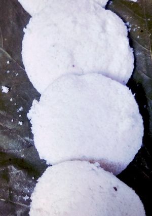 स्पंज इडली (sponge idli recipe in Hindi) रेसिपी मुख्य फोटो