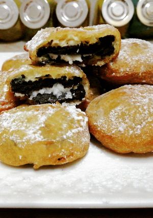 A picture of Fried oreos.