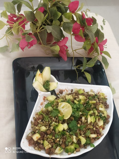 કાચી કેરી મિક્સ કઠોળ નુ સલાડ (Kachi Keri Mix Kathol Salad Recipe In Gujarati) રેસીપી મુખ્ય ફોટો