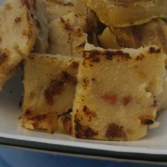 A picture of Chinese Daikon (Turnip) Cake (蘿蔔糕).