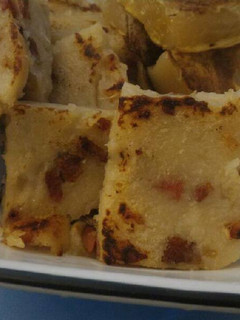A picture of Chinese Daikon (Turnip) Cake (蘿蔔糕).