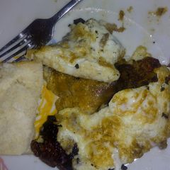 A picture of Fried bread and yoghurt.
