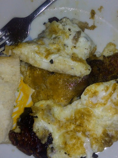 A picture of Fried bread and yoghurt.