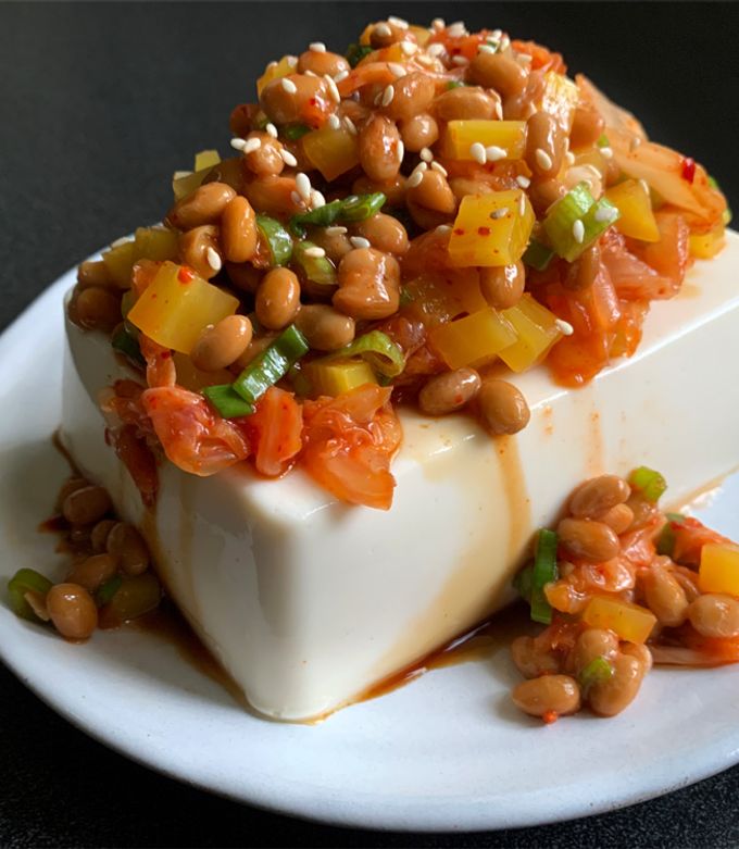 Riddick yilnomalari porno Yalangoch issiq shokolad guruhi