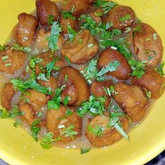 A picture of Mango Fritters In Mango Sauce.