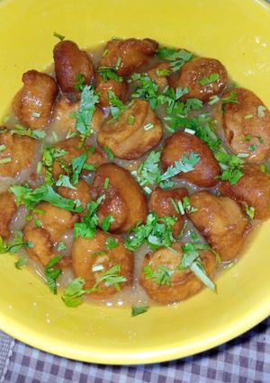 A picture of Mango Fritters In Mango Sauce.