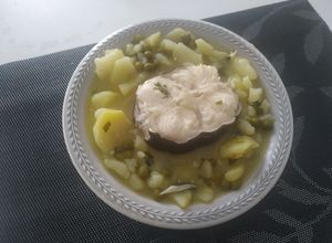 Foto principal de Patatas en salsa verde con congrio