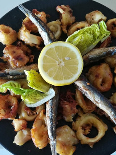 Una foto de Calamares rebozados con cerveza