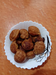 கோதுமை பணியாரம் (Kothumai paniyaram recipe in tamil) செய்முறை முக்கிய புகைப்படம்