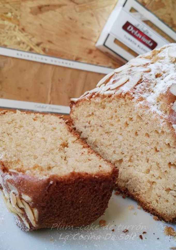 Una foto de Plum-cake de turrón