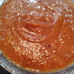 A picture of Imlee aur khajoor ki chutney.