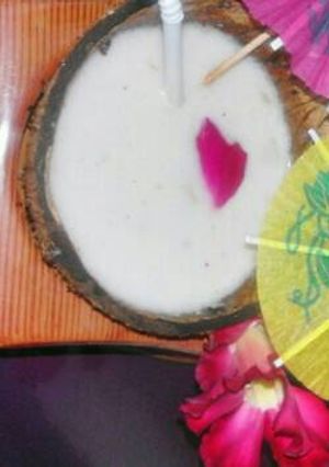 A picture of Gulkandi milkshake with coconut milk.