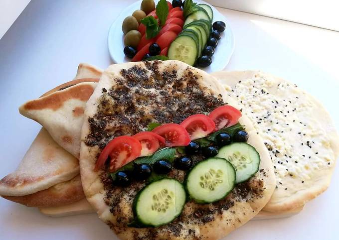 Lebanese_flat_bread_with_cheese_or_zaatar #Manoushe