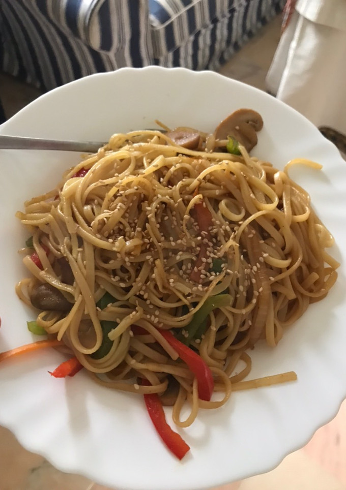 Una foto de Tallarines orientales